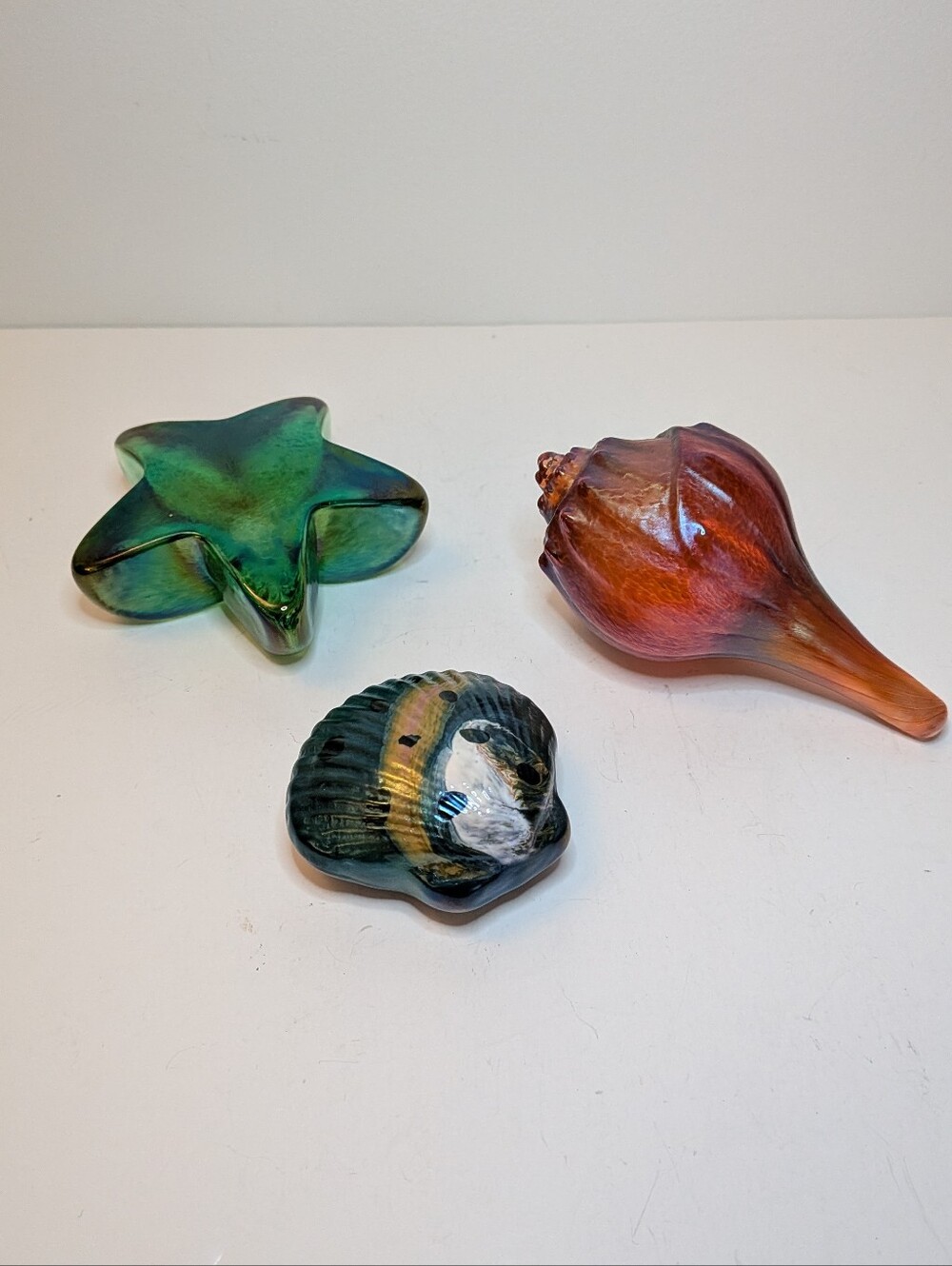 Robert Held Art glass shell paperweight conch sea star iridescent, Lot Of 3